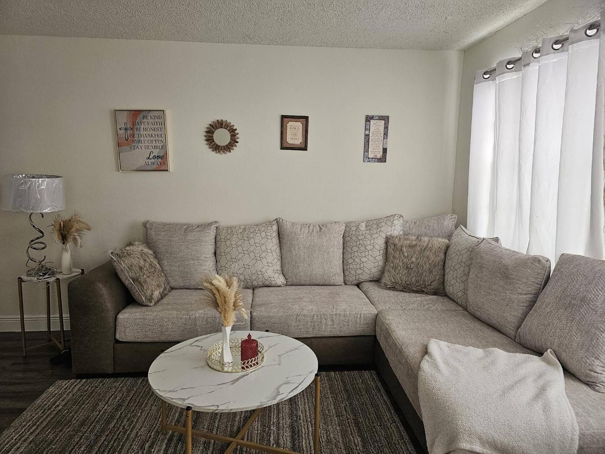 Room In Apartment - The Sample Rd Retreats Pompano Beach Zewnętrze zdjęcie